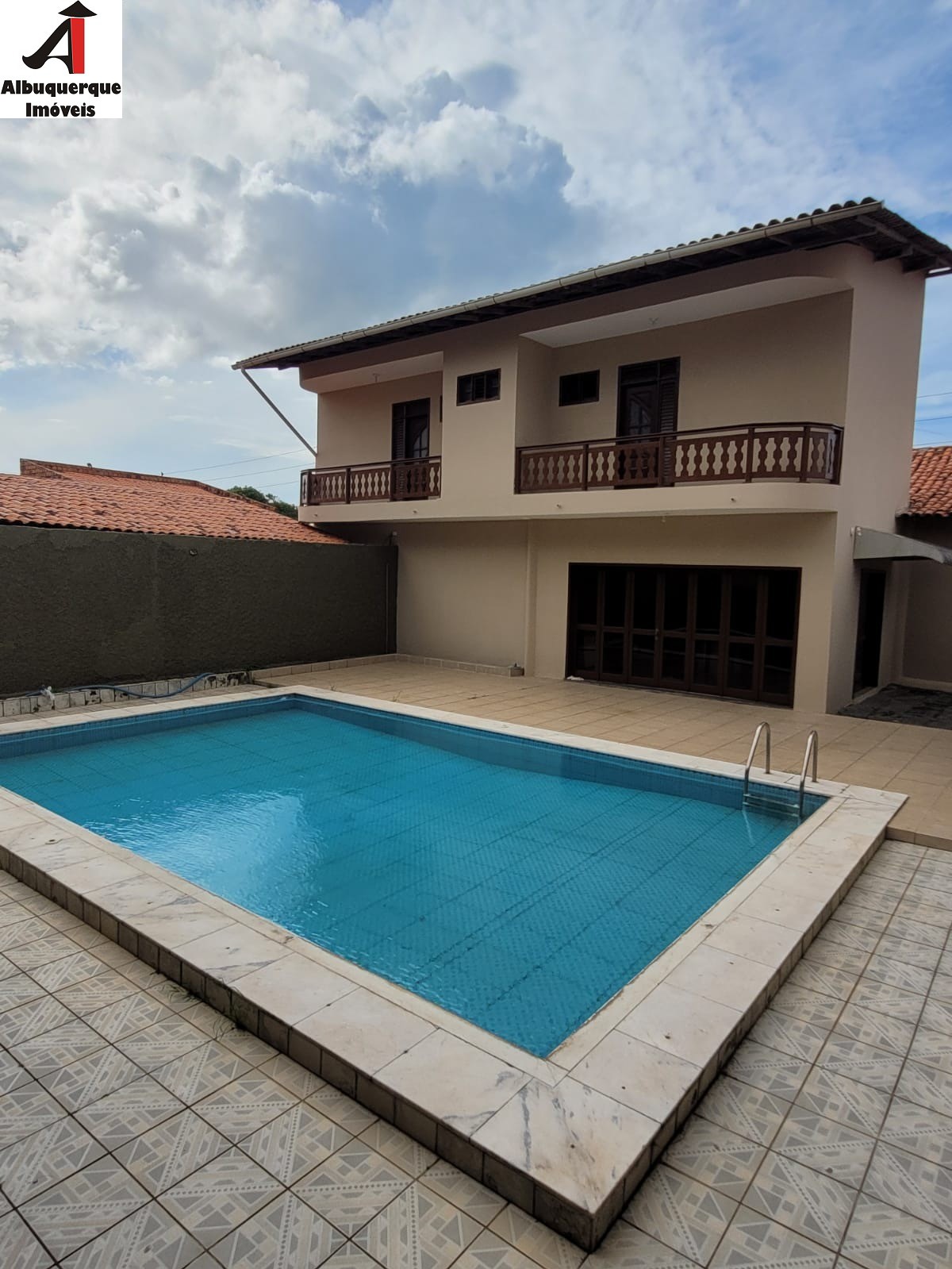 Casa à venda com 5 quartos, 800m² - Foto 1