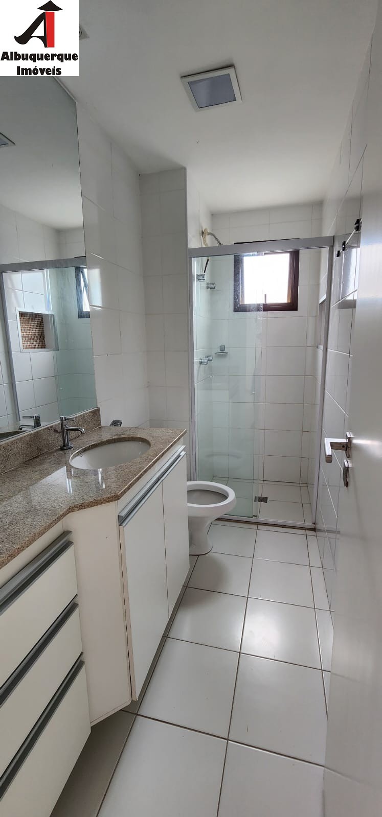 Apartamento à venda com 3 quartos, 113m² - Foto 2