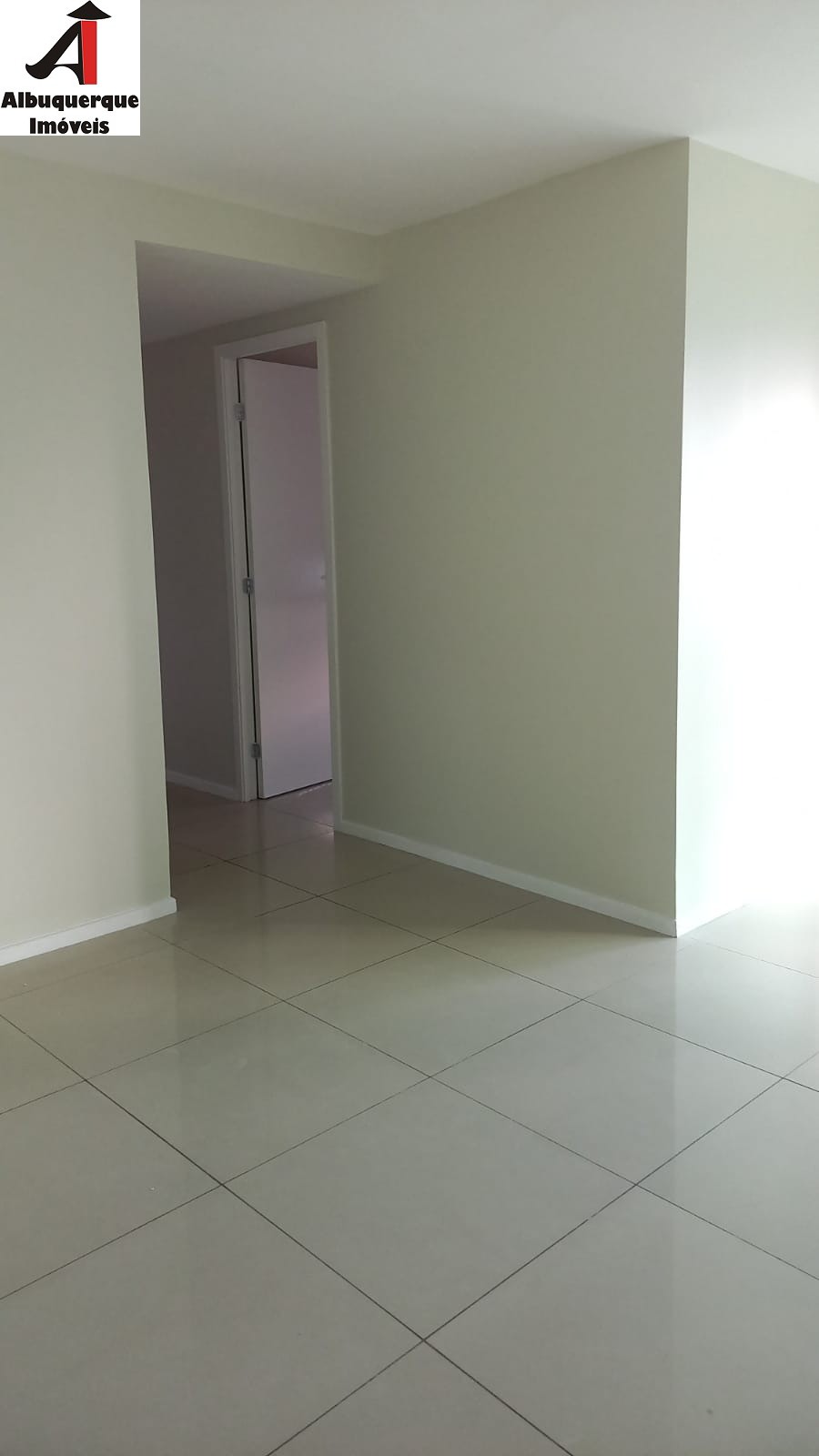 Apartamento à venda com 3 quartos, 77m² - Foto 2