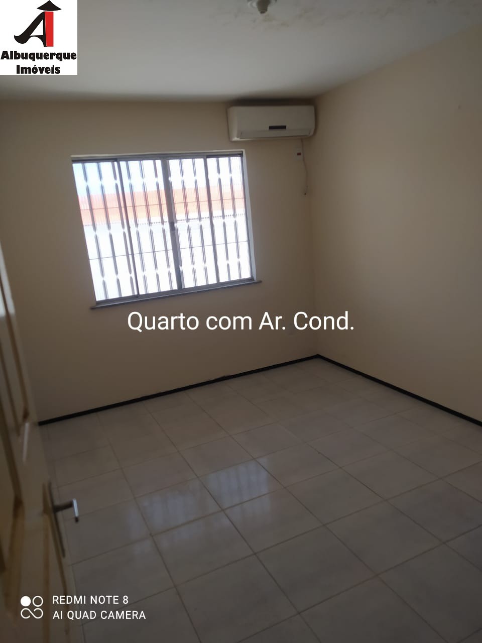 Casa à venda com 4 quartos, 360m² - Foto 2