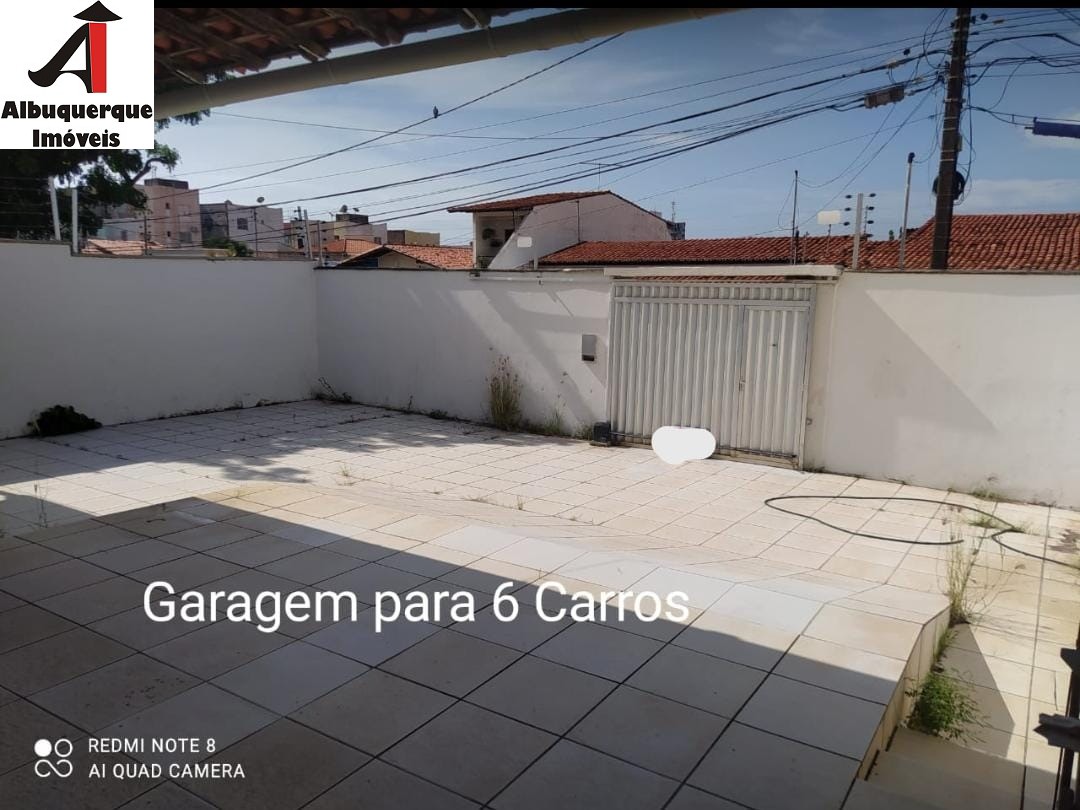 Casa à venda com 4 quartos, 360m² - Foto 1