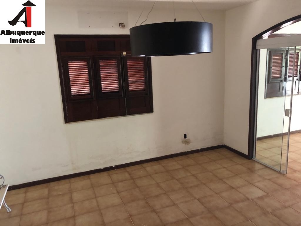 Casa à venda com 6 quartos, 1000m² - Foto 5