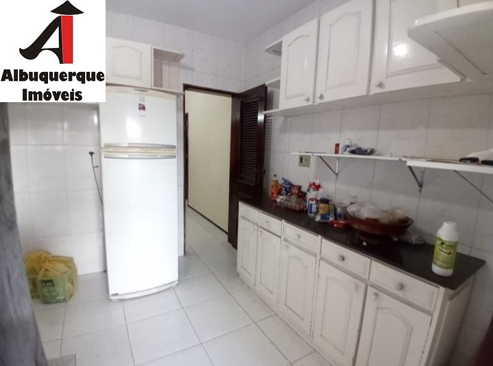 Casa à venda com 6 quartos, 360m² - Foto 6