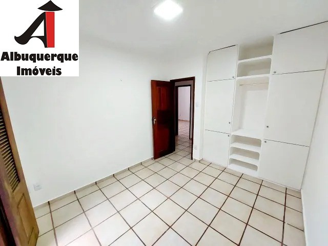 Casa à venda com 3 quartos, 360m² - Foto 5