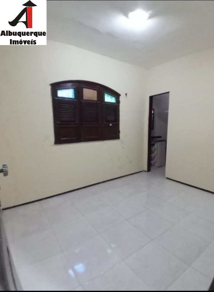 Casa à venda com 6 quartos, 360m² - Foto 2