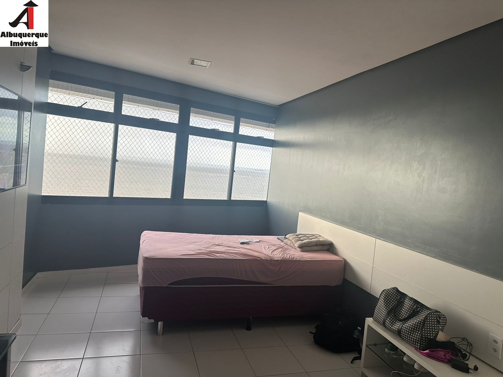 Apartamento para alugar com 4 quartos, 300m² - Foto 17