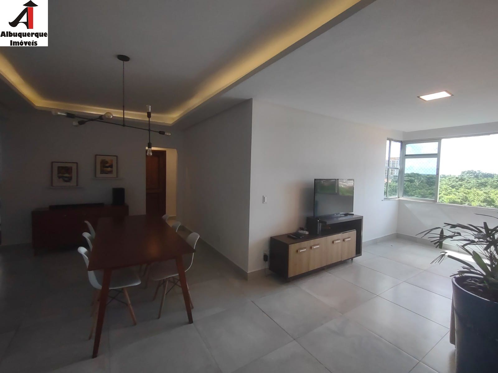 Apartamento à venda com 3 quartos, 141m² - Foto 1