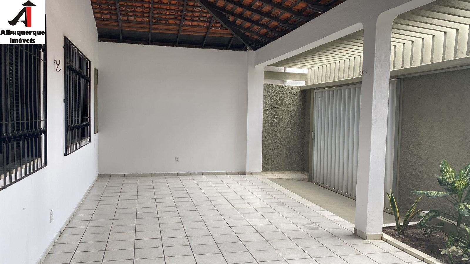 Casa à venda e aluguel com 4 quartos, 300m² - Foto 26