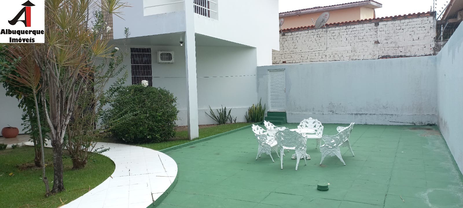 Casa à venda com 3 quartos, 800m² - Foto 2