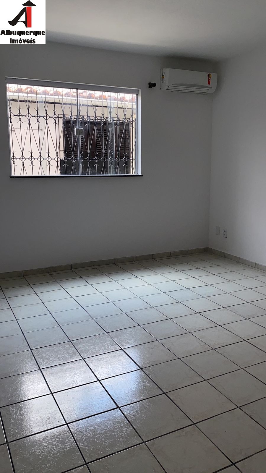 Casa à venda e aluguel com 4 quartos, 300m² - Foto 9