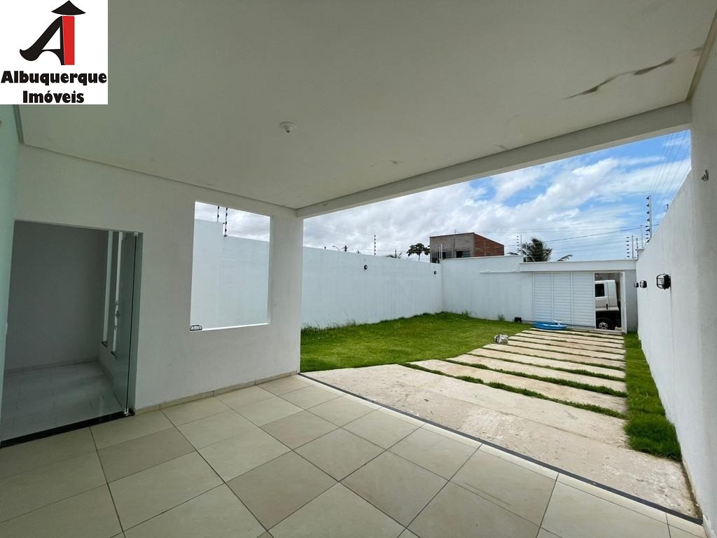 Casa à venda com 3 quartos, 265m² - Foto 1