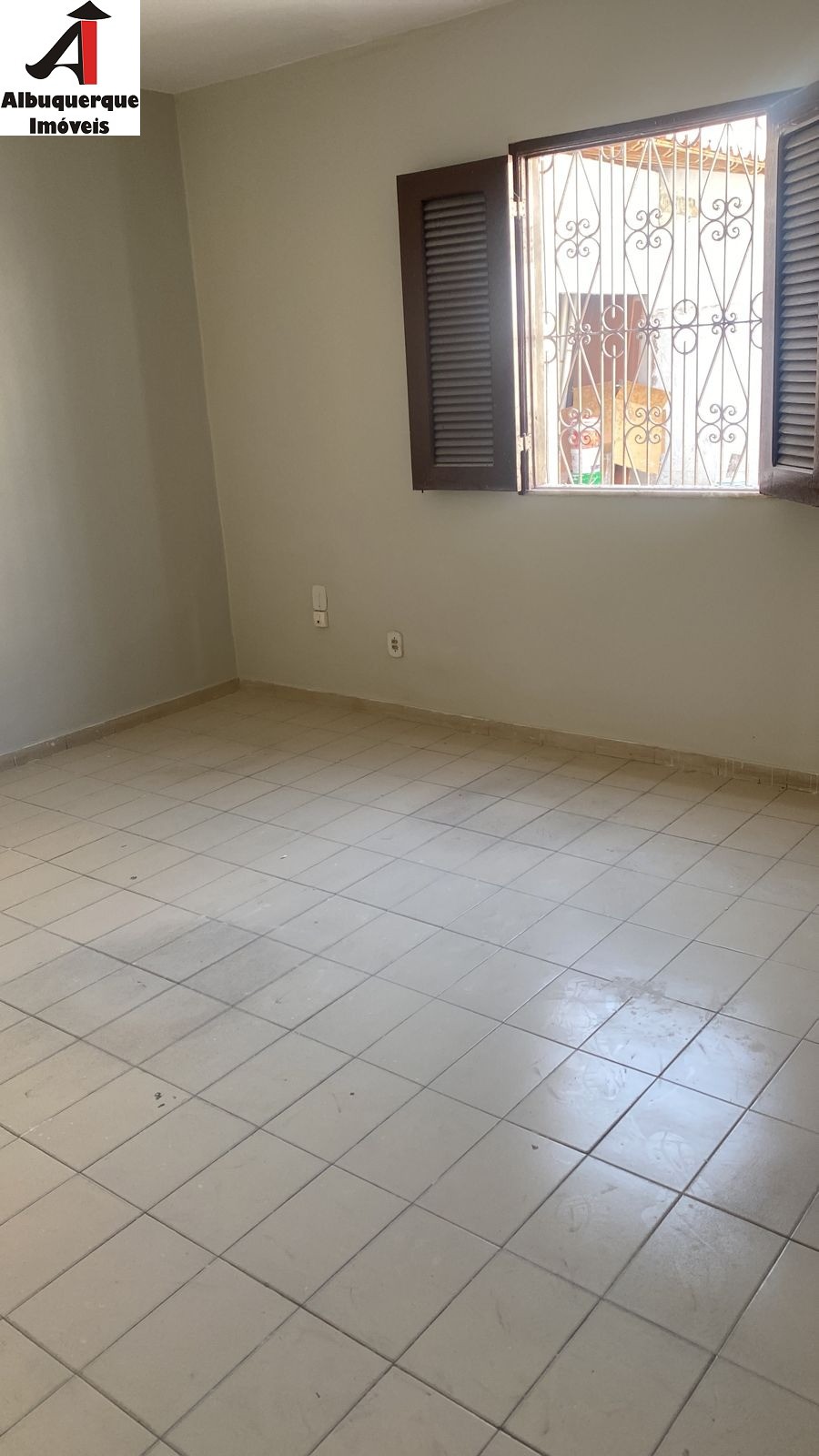 Casa para alugar com 3 quartos, 300m² - Foto 8