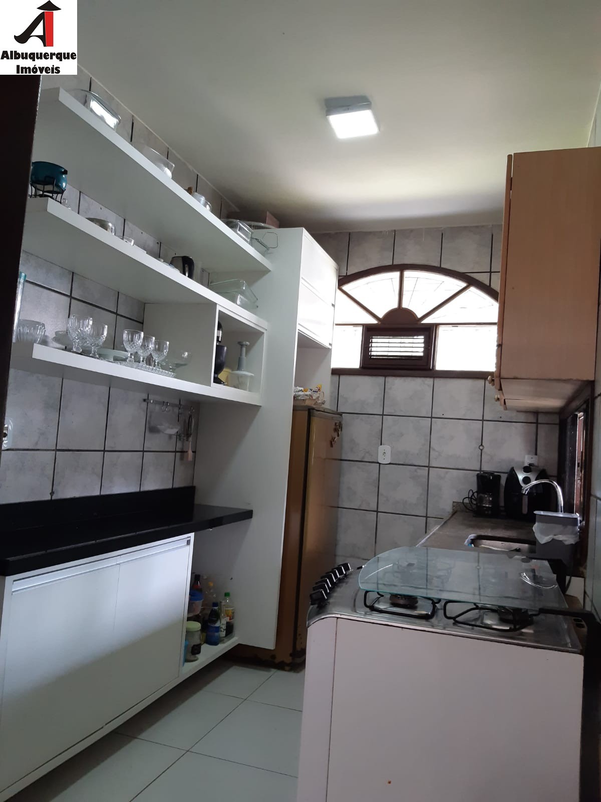 Casa à venda com 3 quartos, 303m² - Foto 15