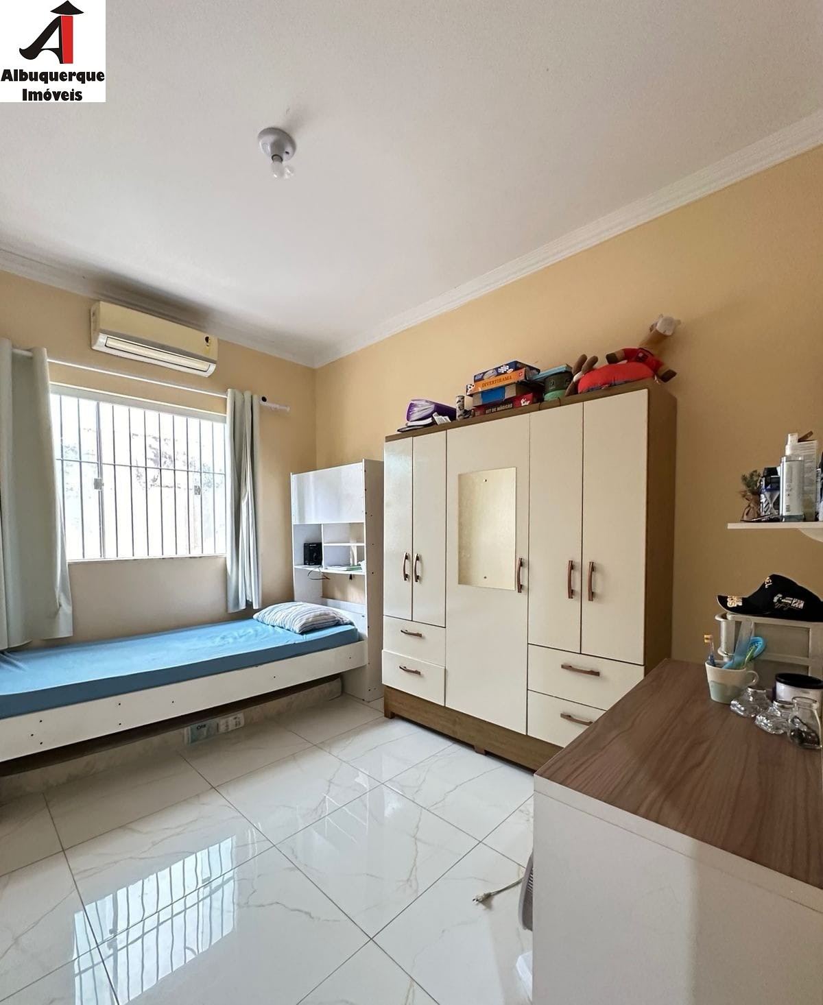 Casa à venda com 3 quartos, 300m² - Foto 4