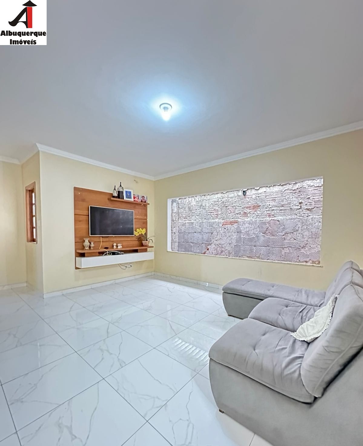 Casa à venda com 3 quartos, 300m² - Foto 1