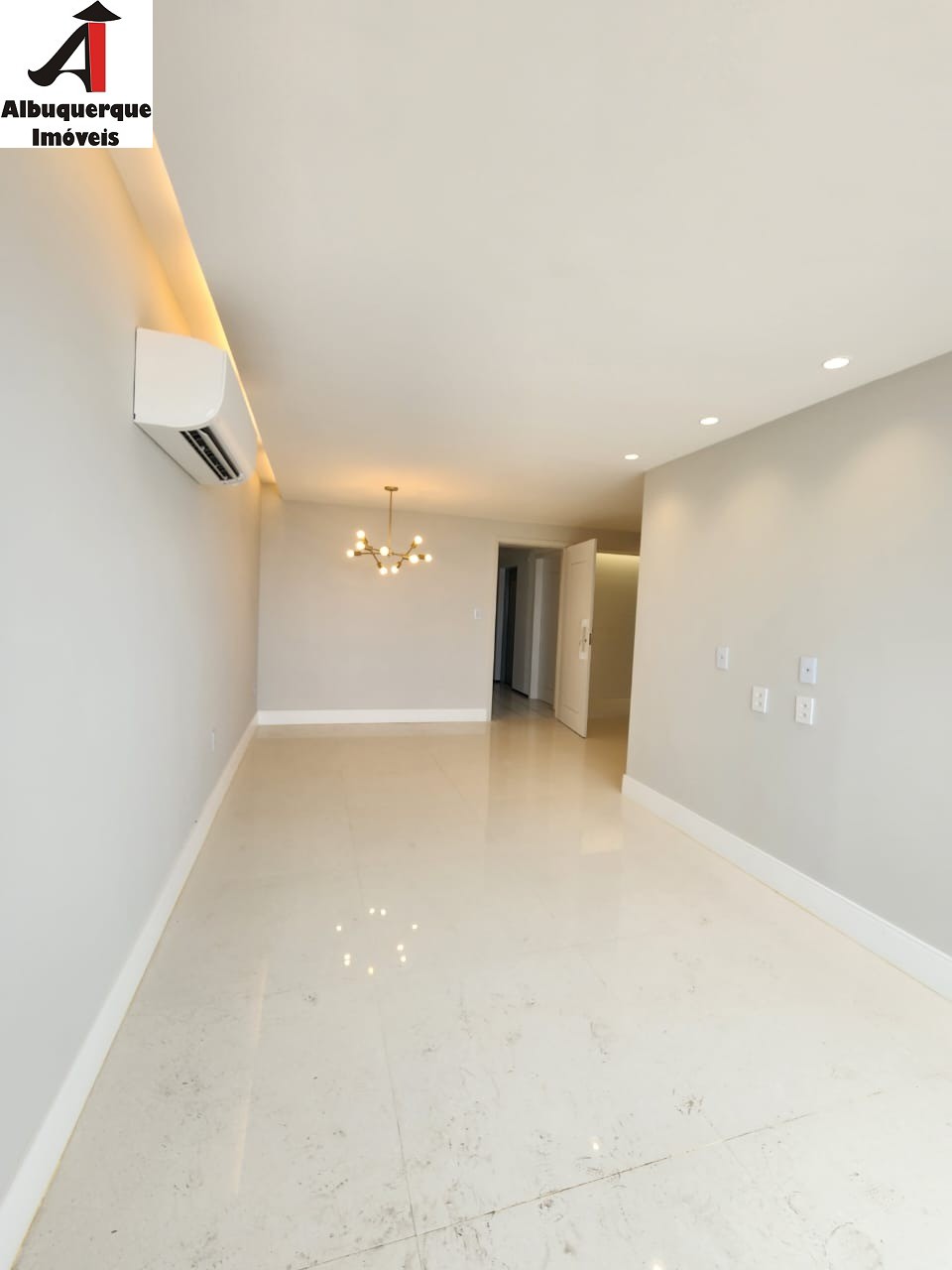 Apartamento à venda com 3 quartos, 92m² - Foto 3