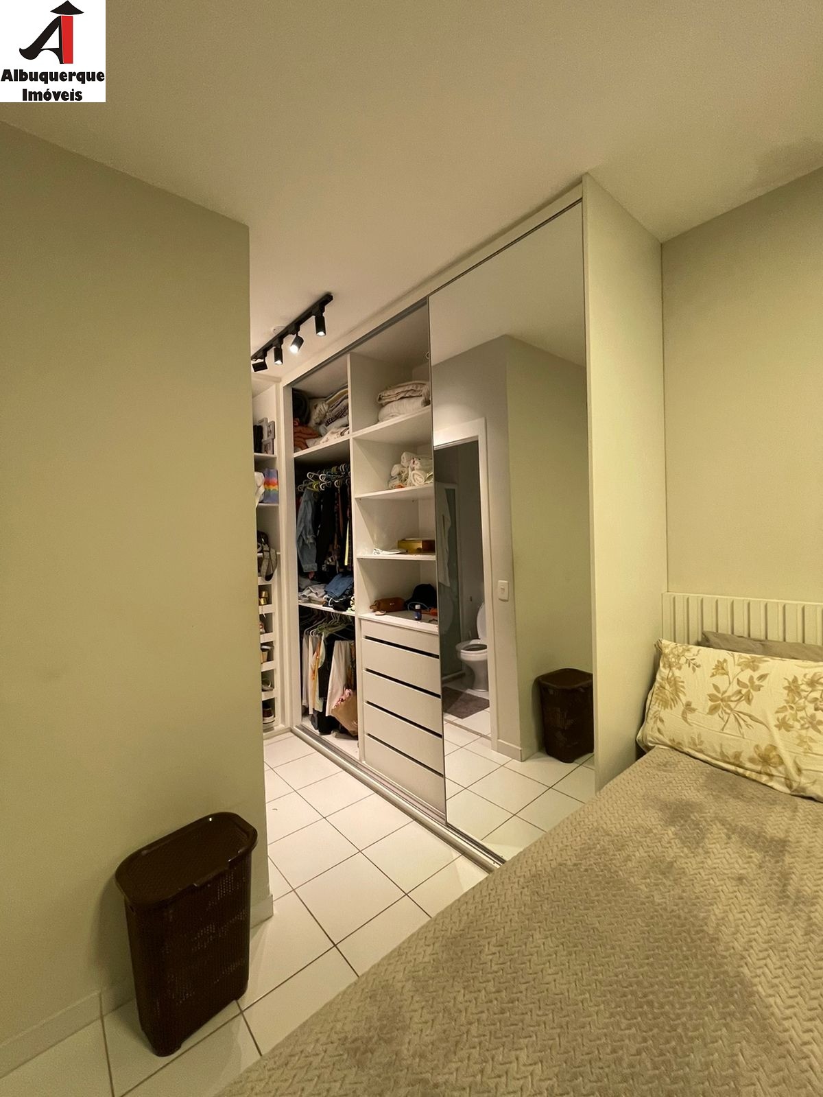 Apartamento à venda com 2 quartos, 65m² - Foto 9