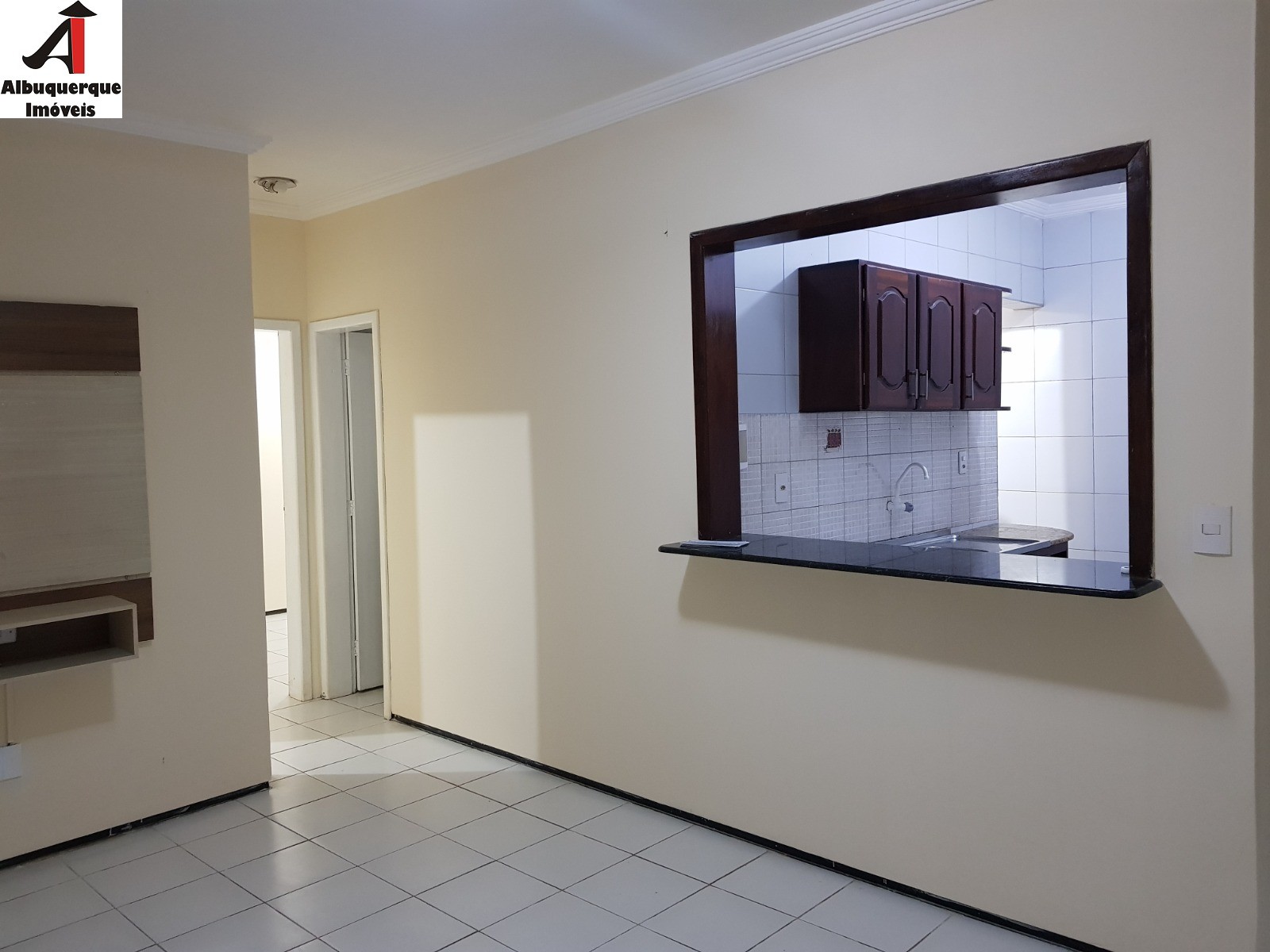 Apartamento à venda com 2 quartos, 70m² - Foto 2