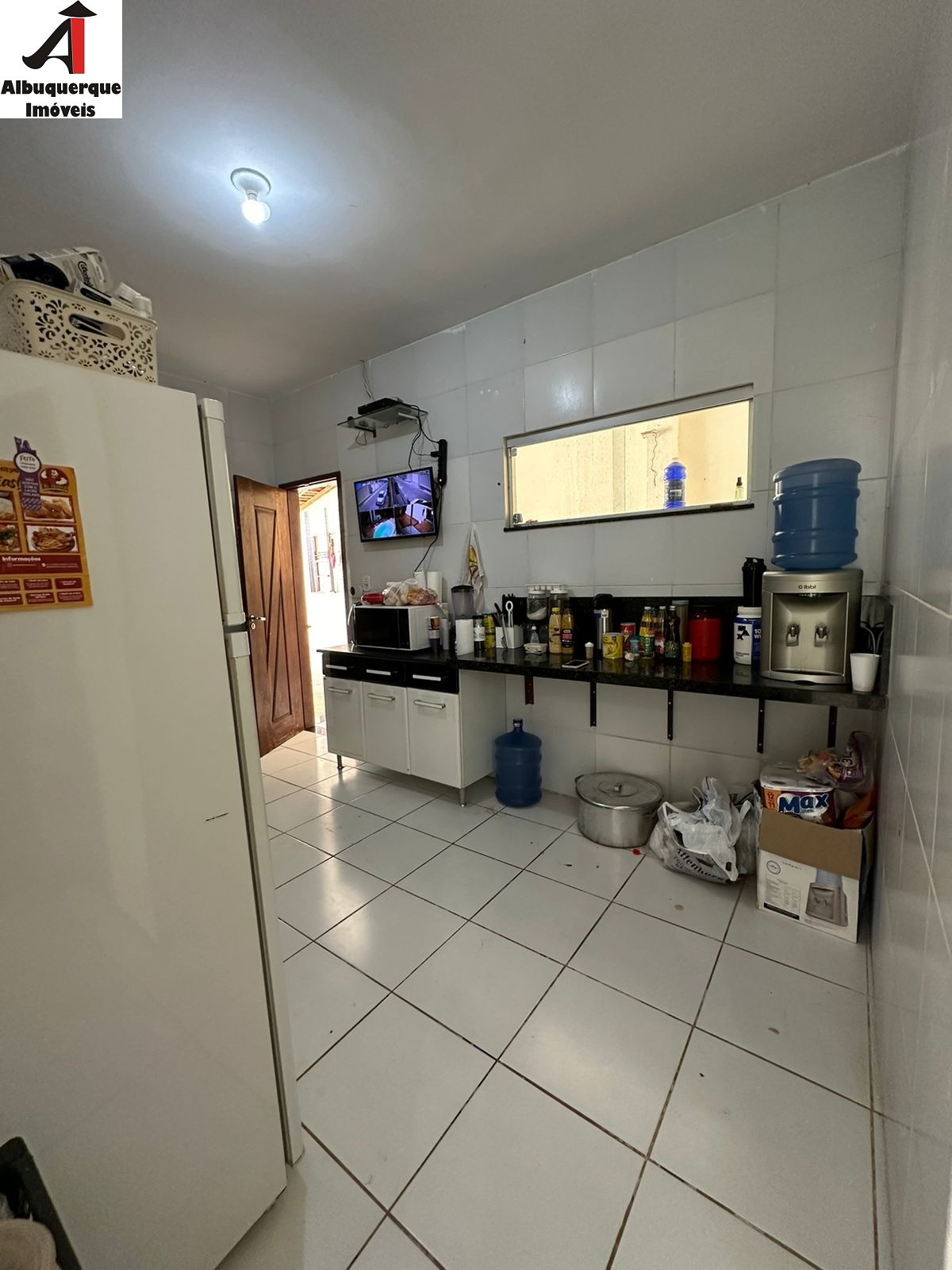 Casa à venda com 1 quarto, 300m² - Foto 3