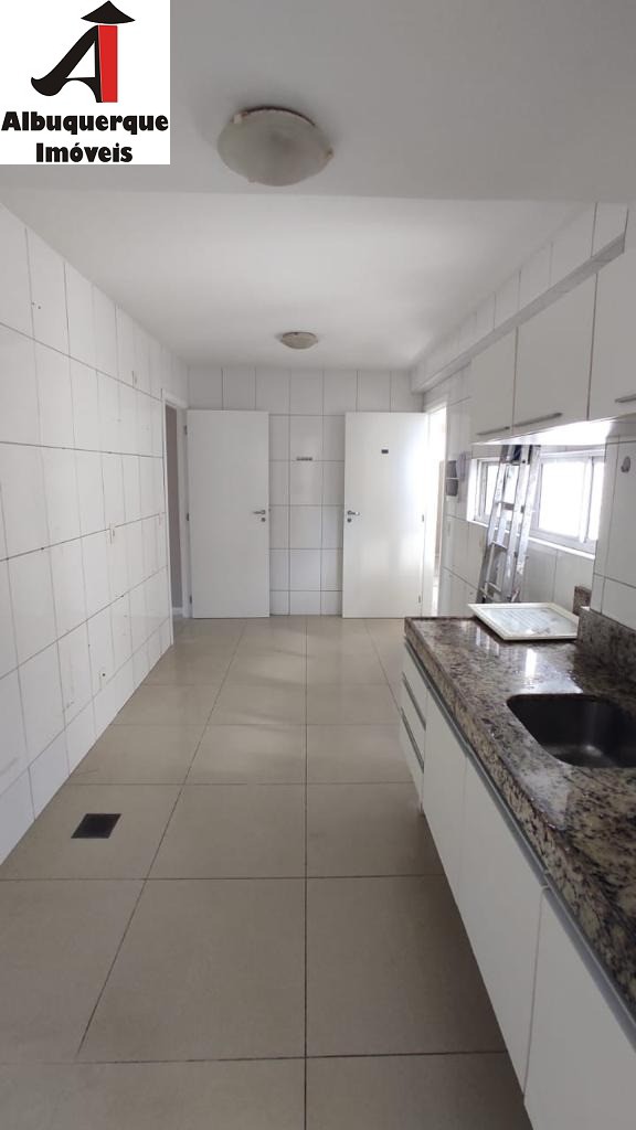 Casa à venda e aluguel com 4 quartos, 600m² - Foto 32