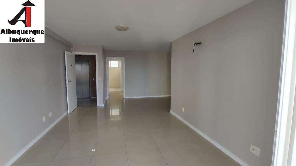 Casa à venda e aluguel com 4 quartos, 600m² - Foto 35