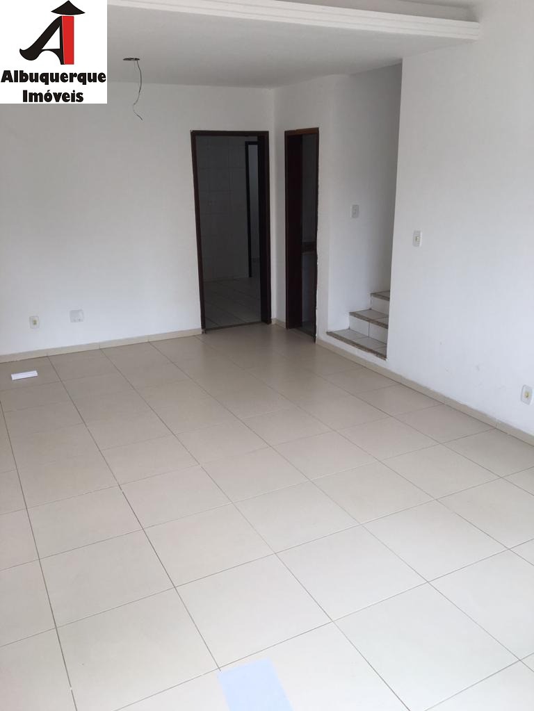 Casa à venda com 3 quartos, 137m² - Foto 2