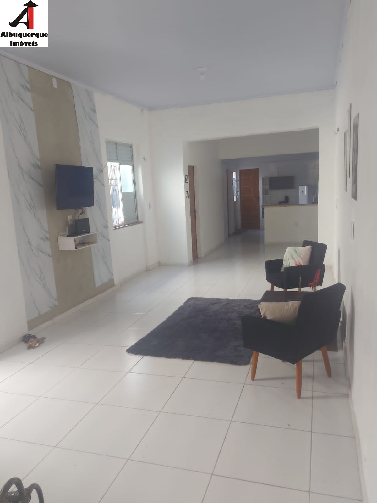 Casa à venda com 2 quartos, 140m² - Foto 1