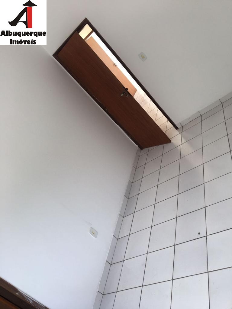 Casa à venda com 3 quartos, 137m² - Foto 3