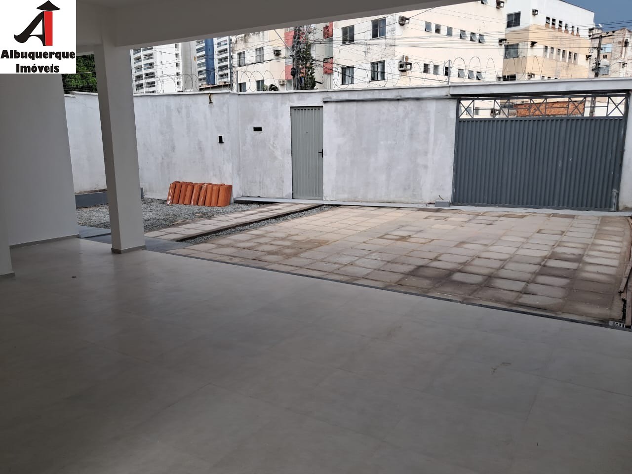 Casa à venda e aluguel com 5 quartos, 360m² - Foto 3