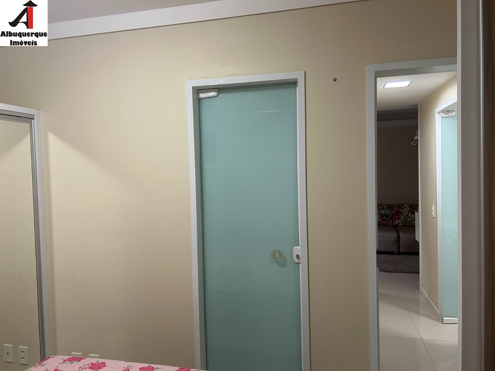 Apartamento à venda com 2 quartos, 61m² - Foto 3