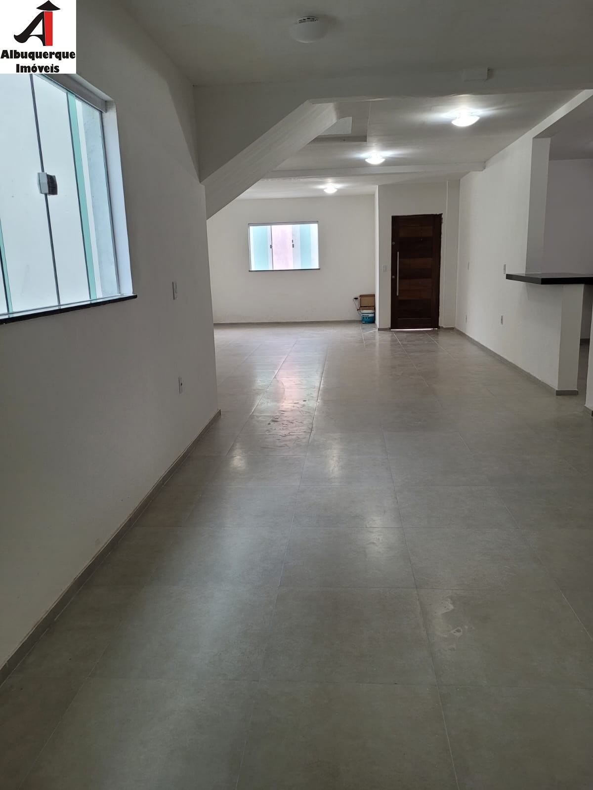 Casa à venda e aluguel com 5 quartos, 360m² - Foto 2