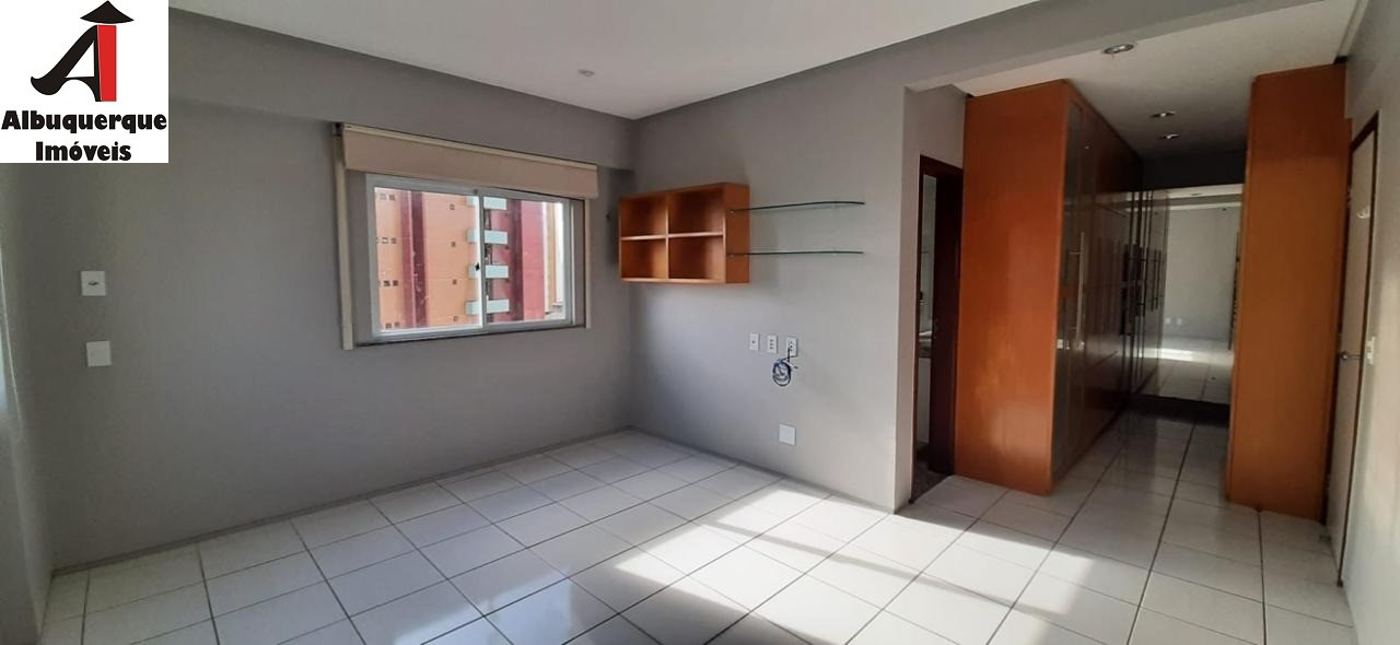 Apartamento à venda com 4 quartos, 217m² - Foto 4