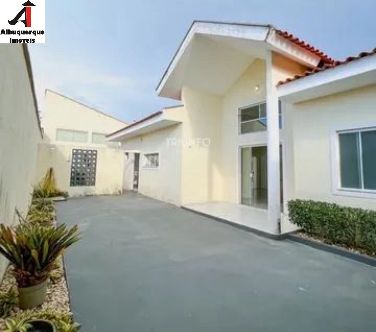 Casa à venda com 4 quartos, 400m² - Foto 1