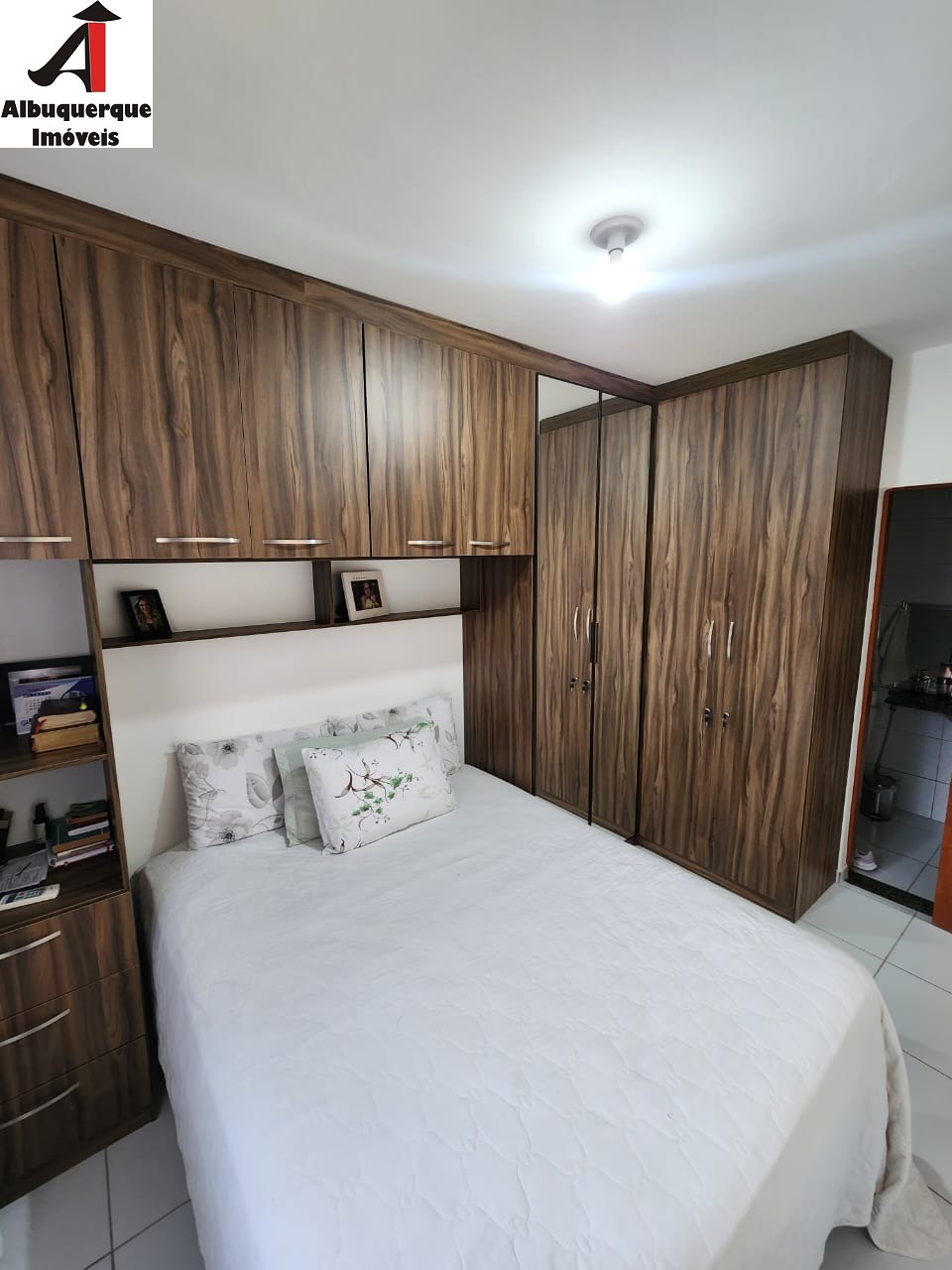 Apartamento à venda com 2 quartos, 53m² - Foto 2