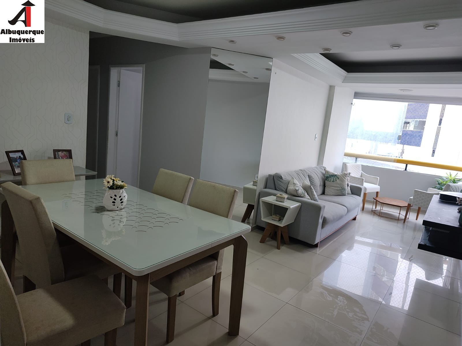 Apartamento à venda com 3 quartos, 85m² - Foto 2