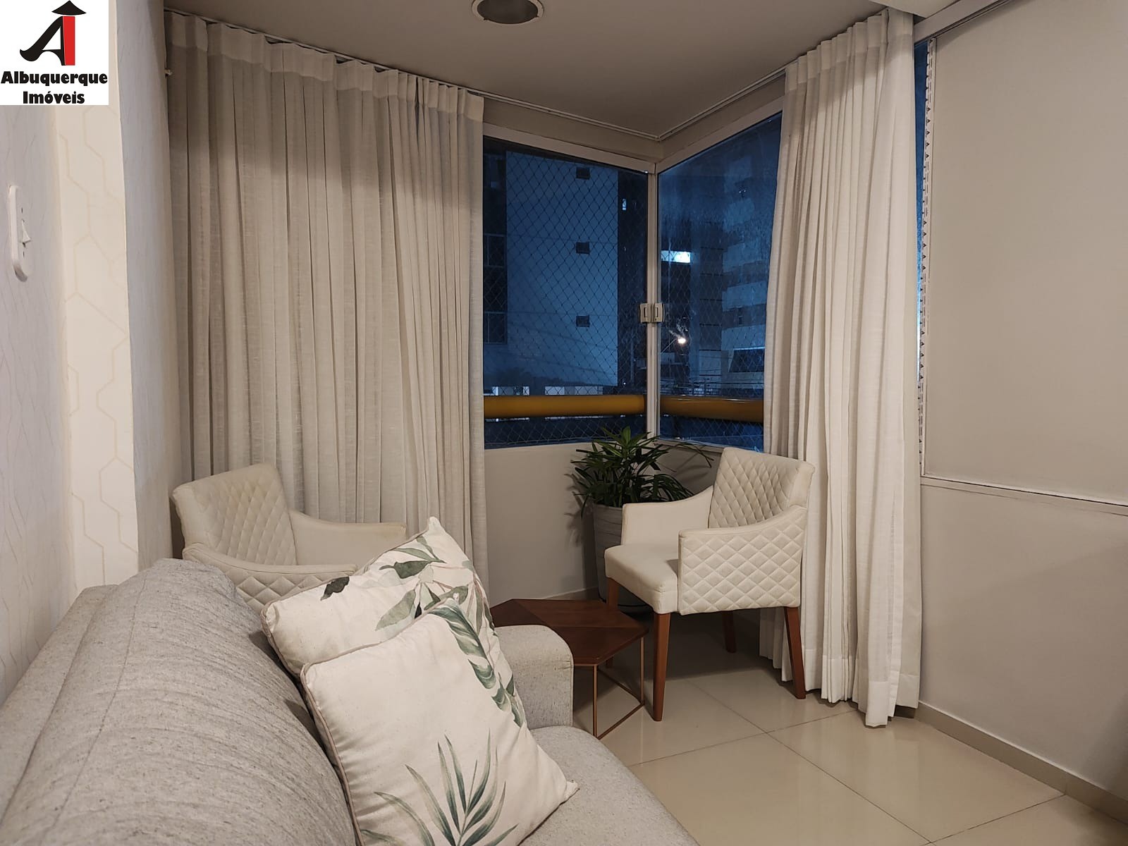 Apartamento à venda com 3 quartos, 85m² - Foto 1