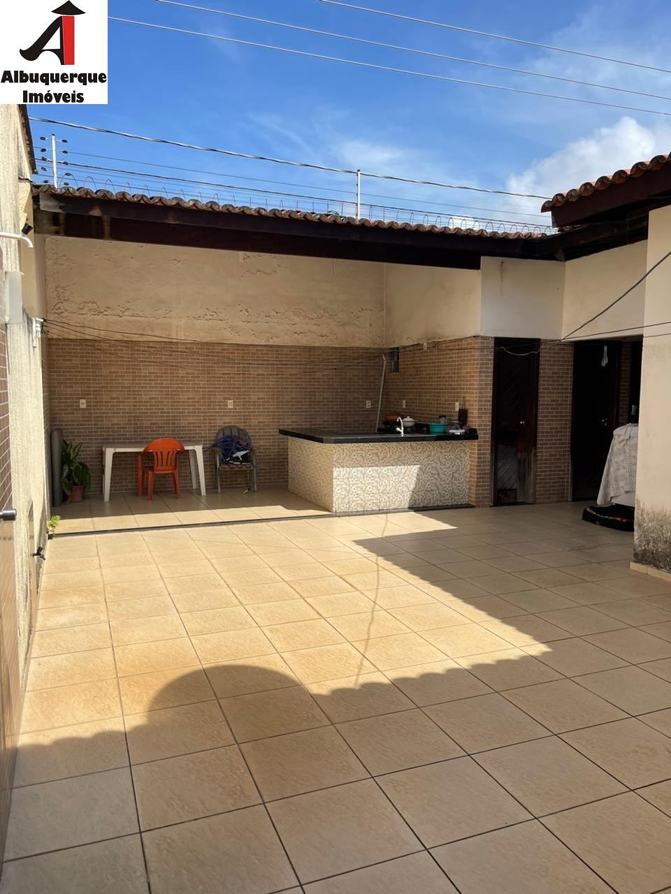 Casa à venda com 3 quartos, 220m² - Foto 4