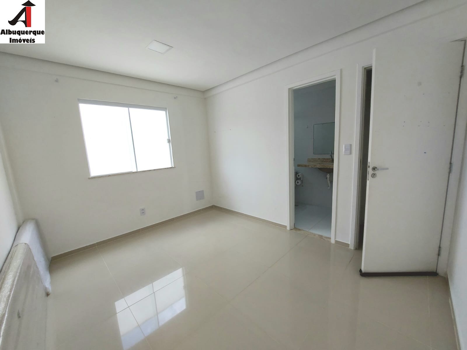 Casa à venda com 3 quartos, 221m² - Foto 9