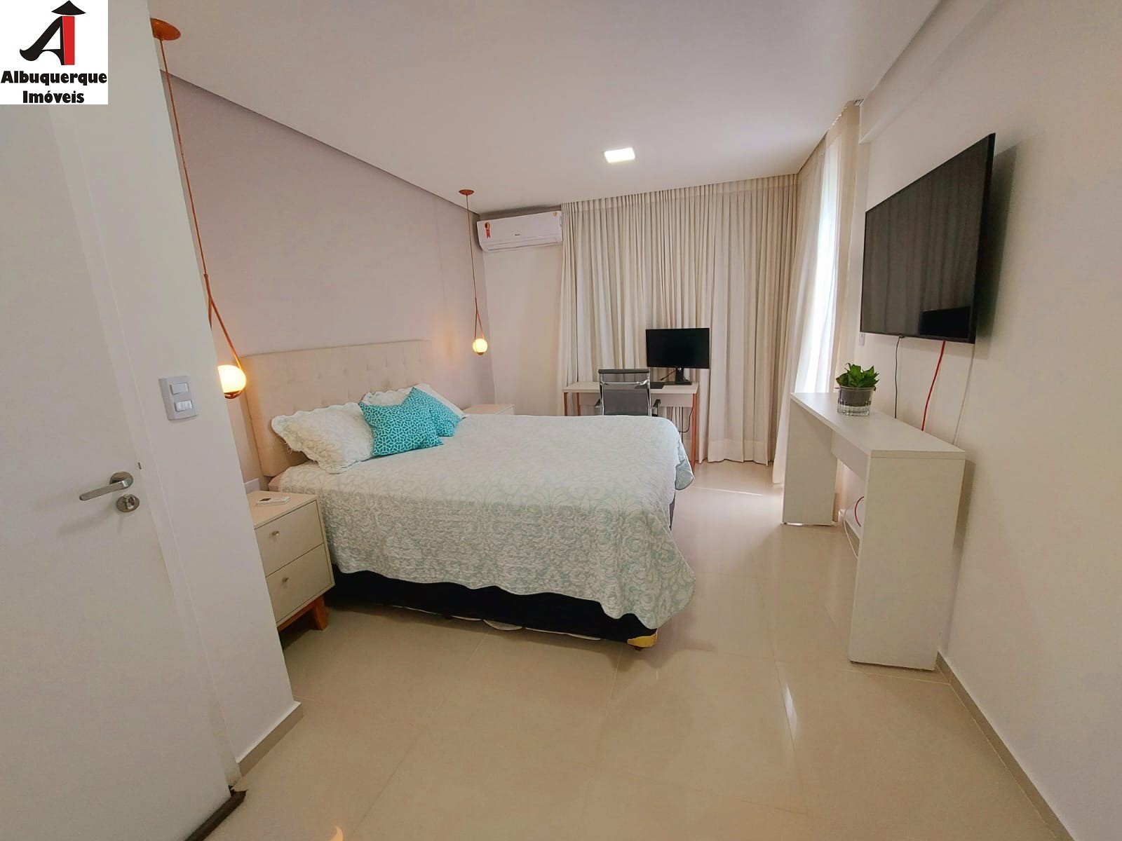 Casa à venda com 3 quartos, 221m² - Foto 3