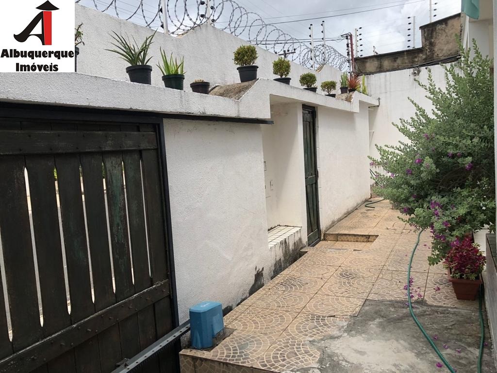 Casa à venda com 3 quartos, 300m² - Foto 22