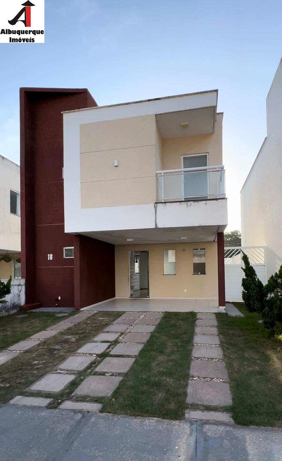 Casa à venda com 3 quartos, 190m² - Foto 2