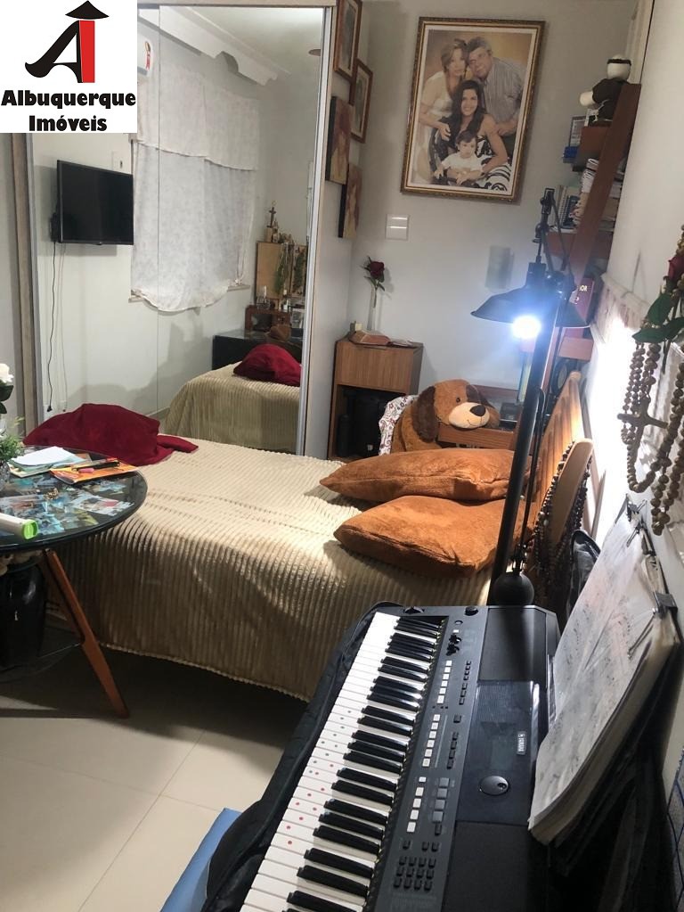 Casa à venda com 3 quartos, 300m² - Foto 18