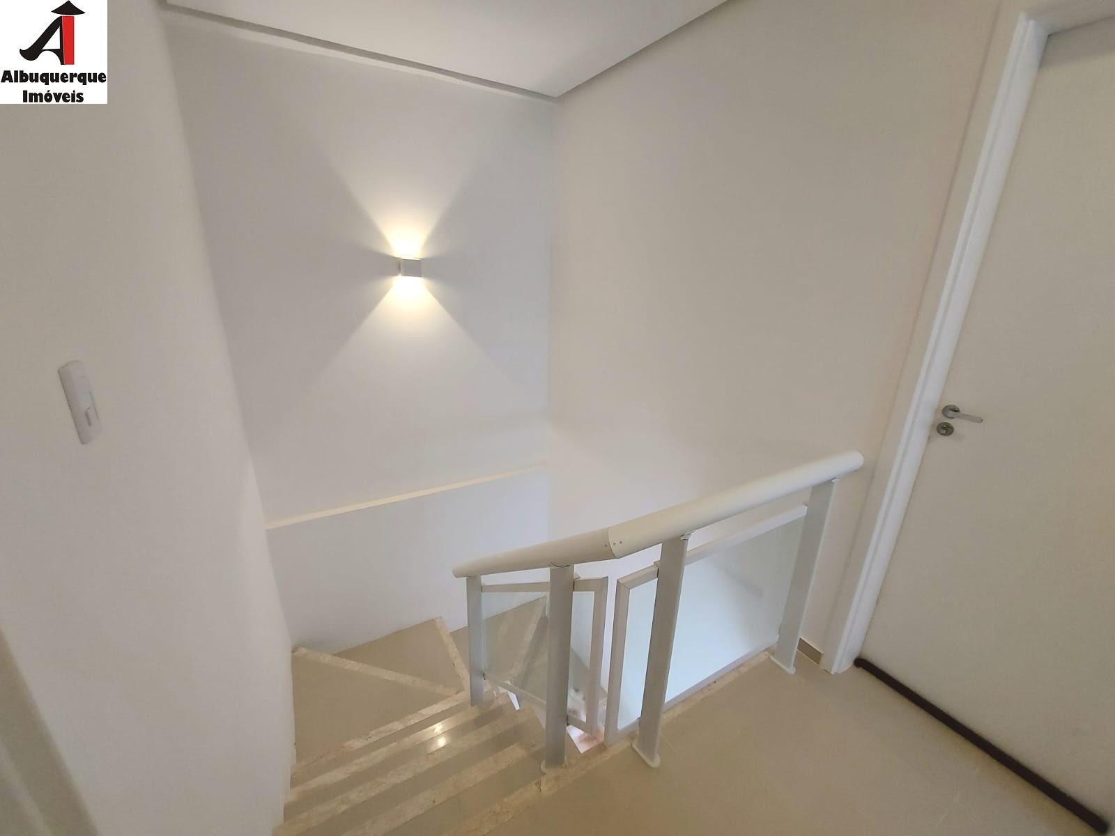 Casa à venda com 3 quartos, 221m² - Foto 5