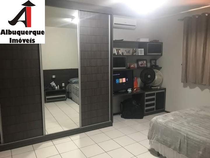 Casa à venda com 4 quartos, 377m² - Foto 9