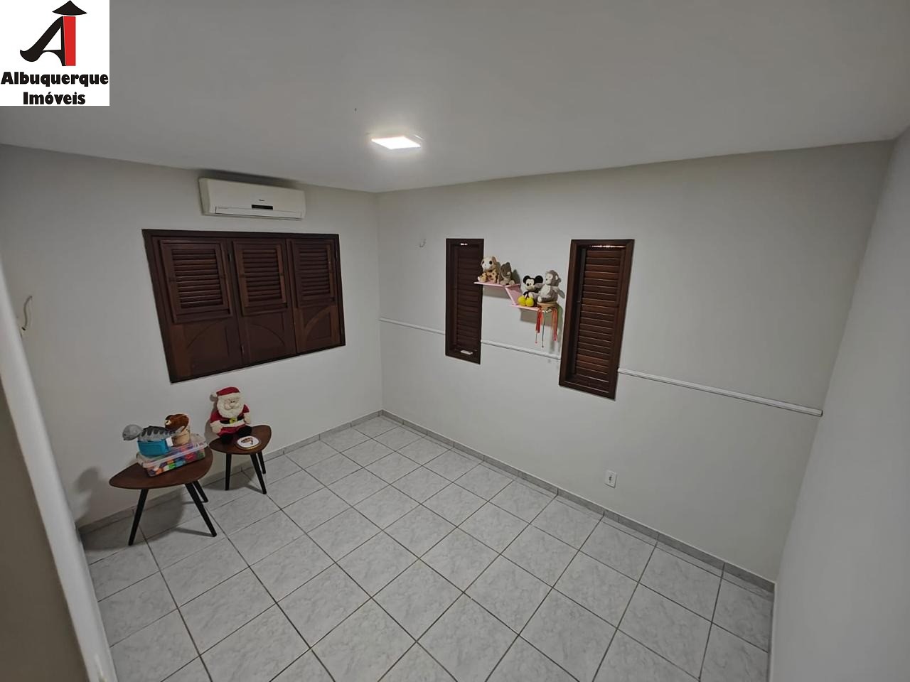 Casa à venda com 2 quartos, 300m² - Foto 15