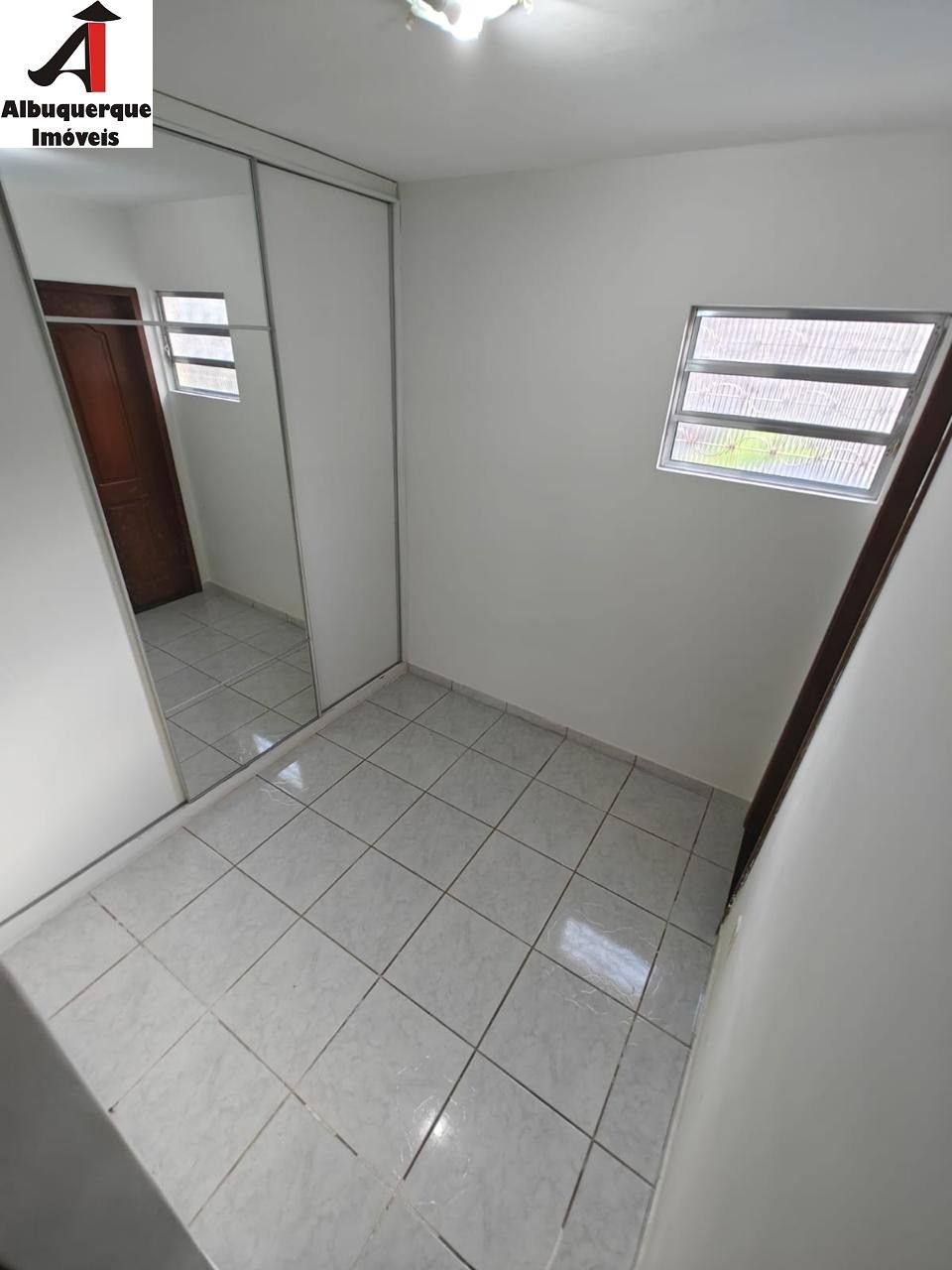 Casa à venda com 2 quartos, 300m² - Foto 18