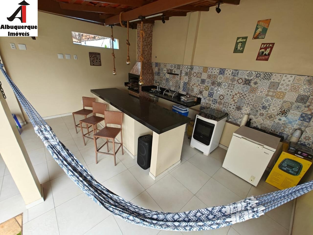 Casa à venda com 2 quartos, 300m² - Foto 8