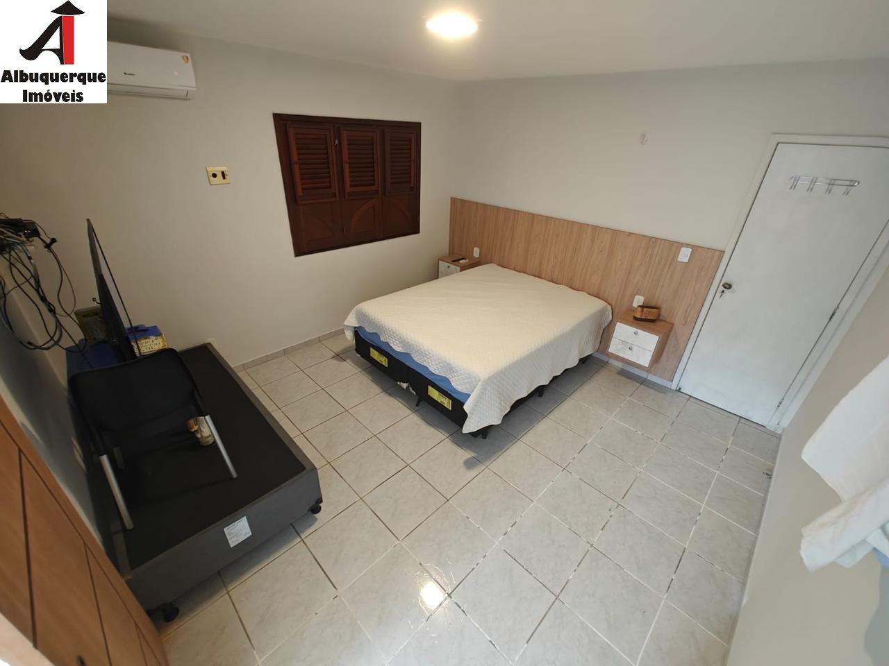 Casa à venda com 2 quartos, 300m² - Foto 17