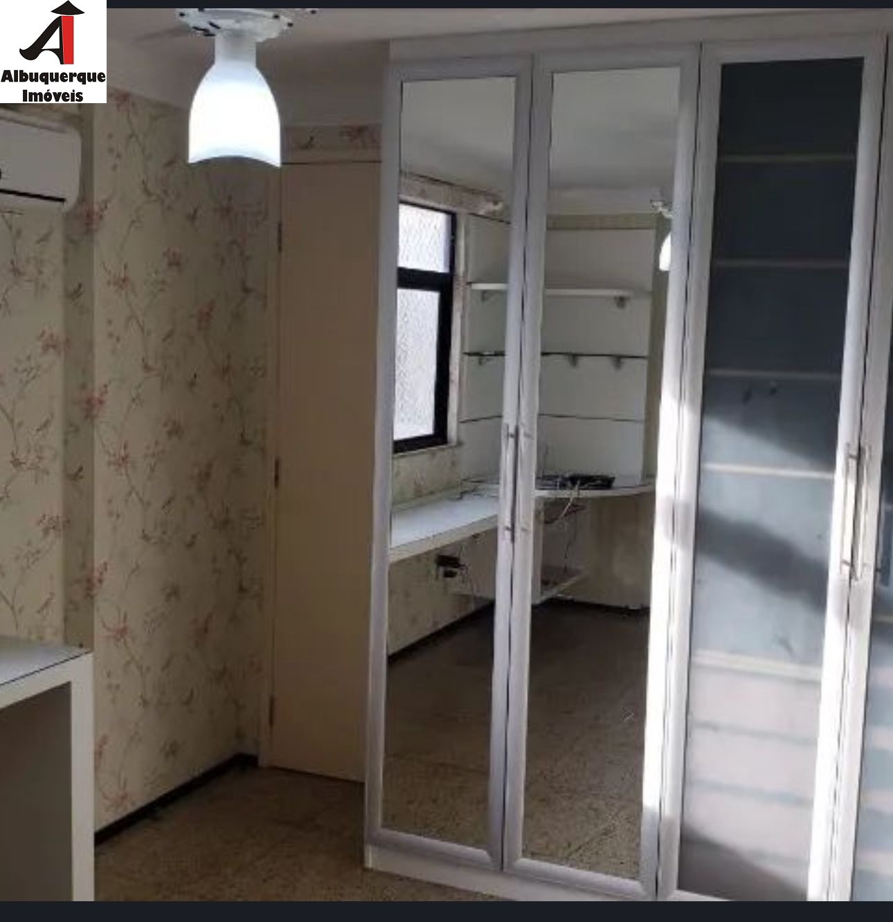 Apartamento à venda com 3 quartos, 130m² - Foto 2