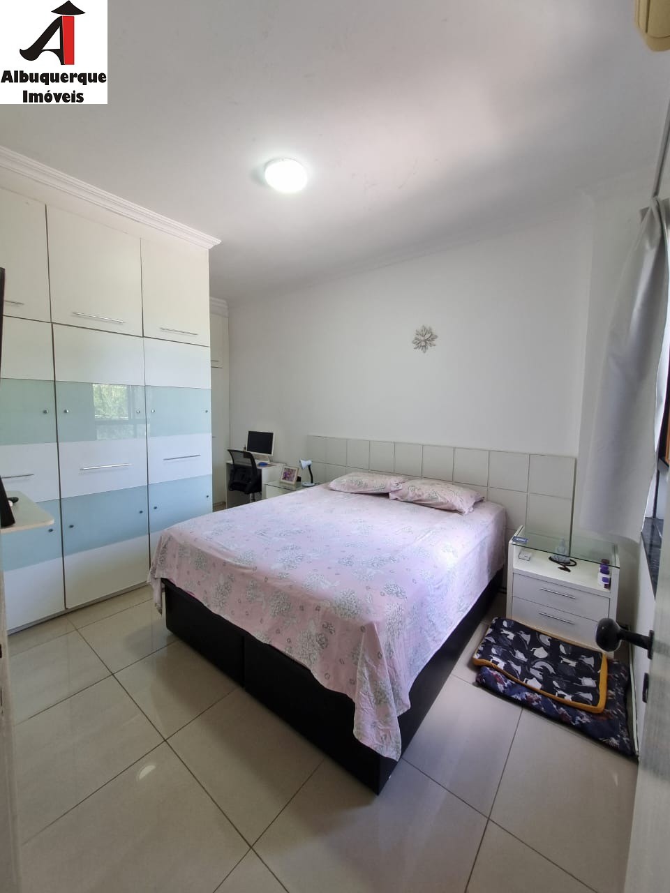 Apartamento à venda com 2 quartos, 80m² - Foto 2